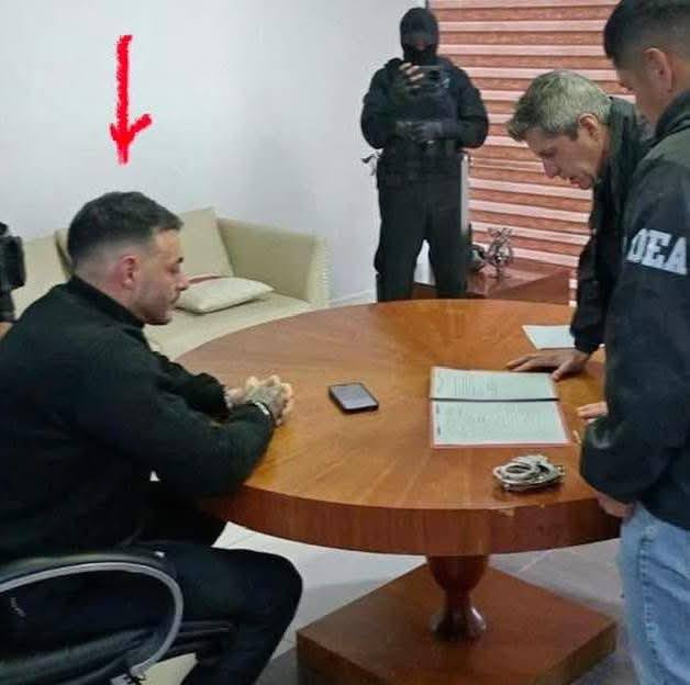 Tras captura en Santa Cruz, Sebastián Marset es trasladado por agentes de la DEA a Estados Unidos