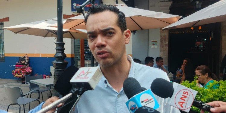 CDC ratifica el apoyo del alcalde de Yacuiba, Juan Carlos Castillo, a María René