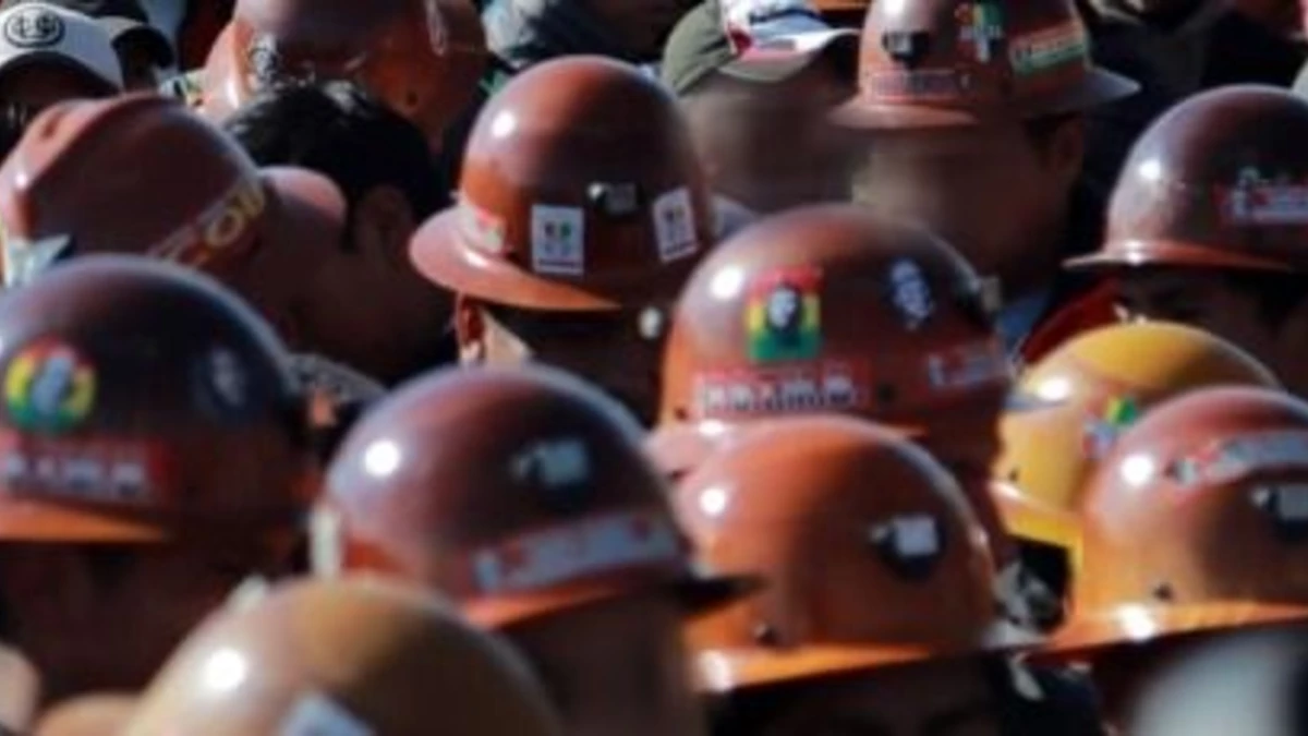Rescatan con vida a nueve mineros que estaban desaparecidos desde el 16 de julio