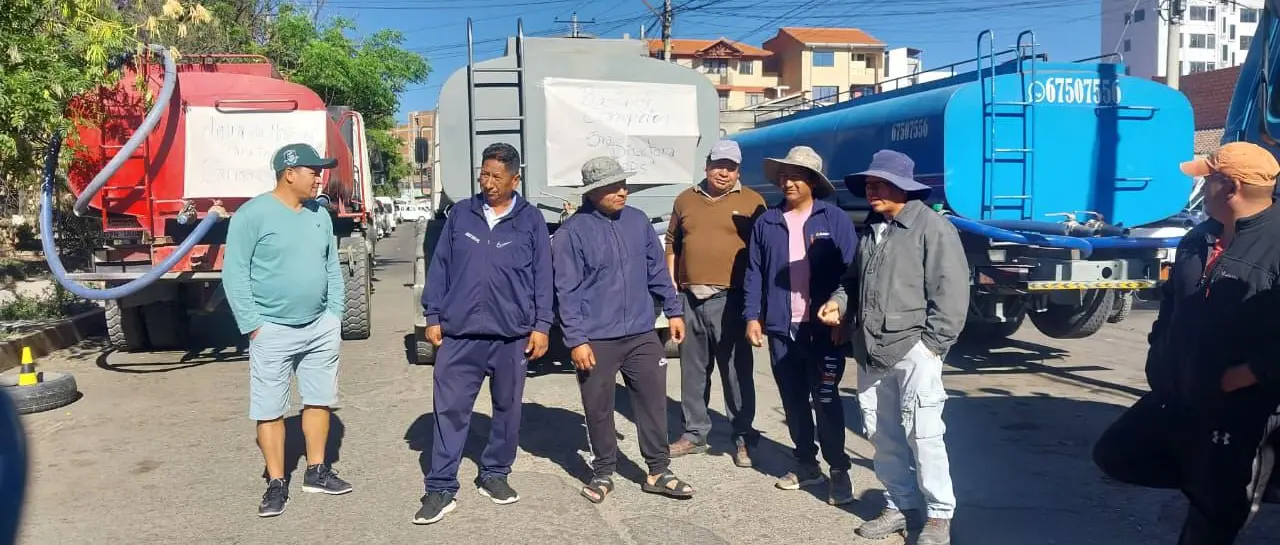 Se eleva el precio del turril de agua en Cochabamba; cisternas piden carga directa de Misicuni para disminuir costos